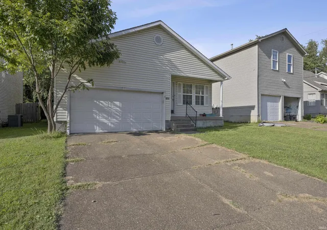 Photo 42 of Sale Pending at 8010 Alexandra Ln, Newburgh, IN 47630 | MLS# 202635335 | Listing updated on 2026-09-04