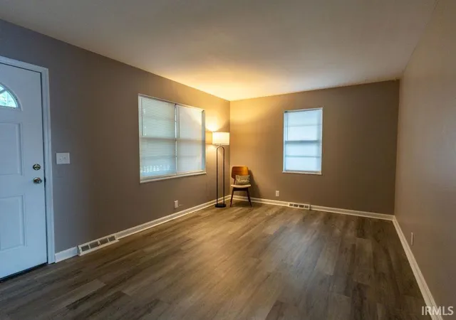 Photo 4 of Sale Pending at 1750 Spring Ct, Evansville, IN 47714 | MLS# 202635336 | Listing updated on 2026-08-31
