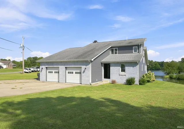 Photo 2 of Manufactured home for sale at 4 Lakeview Ct, Hartford City, IN 47348 | MLS# 202635352 | Listing updated on 2026-09-14