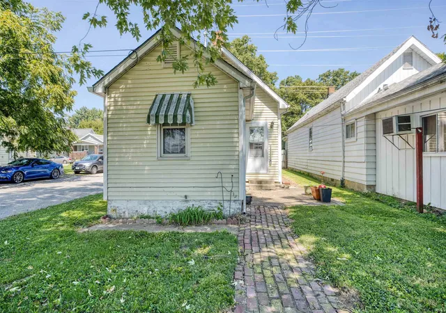 Photo 3 of Manufactured home for sale at 2474 W Virginia St, Evansville, IN 47712 | MLS# 202635353 | Listing updated on 2026-09-08
