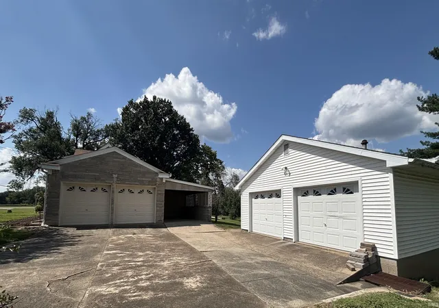 Photo 2 of Manufactured home for sale at 6823 New Harmony Rd, Evansville, IN 47720 | MLS# 202635358 | Listing updated on 2026-09-01