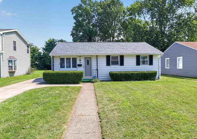 Photo 1 of Manufactured home for sale at 606 N Twyckenham Dr, South Bend, IN 46617 | MLS# 202635363 | Listing updated on 2026-08-28