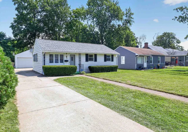 Photo 2 of Manufactured home for sale at 606 N Twyckenham Dr, South Bend, IN 46617 | MLS# 202635363 | Listing updated on 2026-08-28
