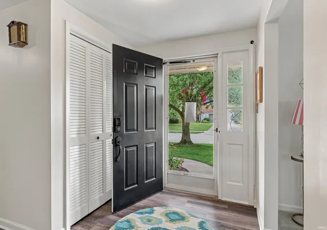 Photo 3 of Sale Pending at 11521 Trails North Dr, Fort Wayne, IN 46845 | MLS# 202635365 | Listing updated on 2026-09-17