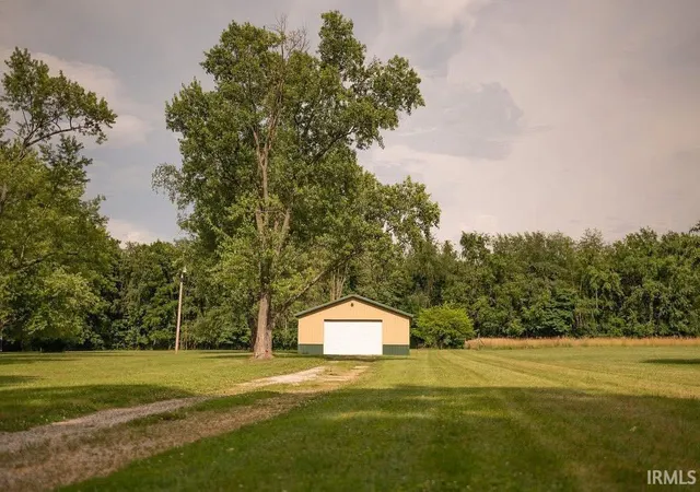 Photo 4 of Sale Pending at 6429 Wea Woodland Dr, Lafayette, IN 47909 | MLS# 202635371 | Listing updated on 2026-09-09