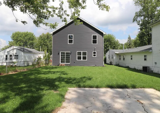 Photo 2 of Manufactured home for sale at 1653 E Jefferson St, Frankfort, IN 46041 | MLS# 202635374 | Listing updated on 2026-08-28