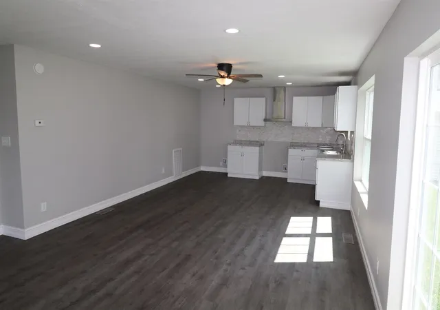 Photo 3 of Manufactured home for sale at 1653 E Jefferson St, Frankfort, IN 46041 | MLS# 202635374 | Listing updated on 2026-08-28