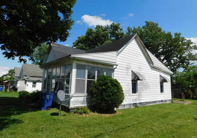 Photo 3 of Manufactured home for sale at 438 W Oak St, Mitchell, IN 47446 | MLS# 202635378 | Listing updated on 2026-08-28