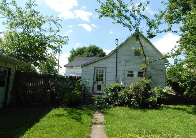 Photo 4 of Manufactured home for sale at 438 W Oak St, Mitchell, IN 47446 | MLS# 202635378 | Listing updated on 2026-08-28