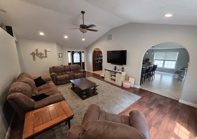 Photo 4 of Manufactured home for sale at 6277 Acadia Dr, Newburgh, IN 47630 | MLS# 202635395 | Listing updated on 2026-08-28
