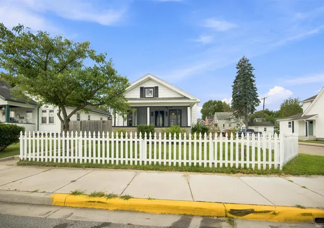 Photo 2 of Manufactured home for sale at 223 Indiana Ave, Mishawaka, IN 46544 | MLS# 202635407 | Listing updated on 2026-08-28