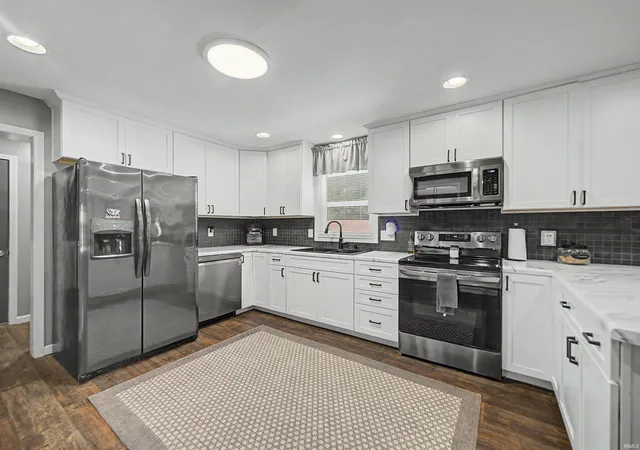 Photo 3 of Sale Pending at 1907 Rollett Ln, Evansville, IN 47712 | MLS# 202635413 | Listing updated on 2026-09-16