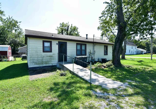 Photo 37 of Sale Pending at 3915 Evergreen Ave, Evansville, IN 47711 | MLS# 202635436 | Listing updated on 2026-08-31