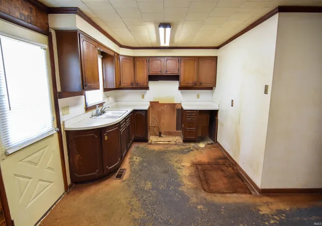 Photo 3 of Sale Pending at 3915 Evergreen Ave, Evansville, IN 47711 | MLS# 202635436 | Listing updated on 2026-08-31