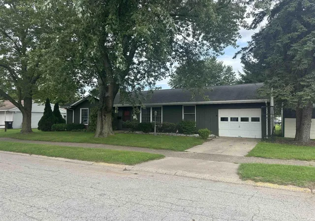 Photo 3 of Manufactured home for sale at 1427 Franklin St, Rochester, IN 46975 | MLS# 202635442 | Listing updated on 2026-09-01