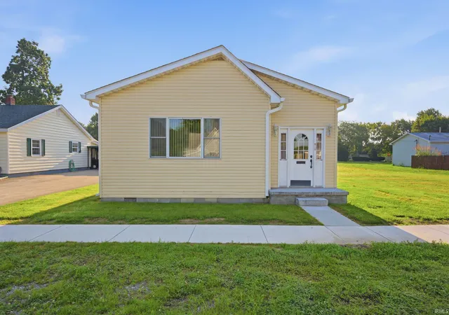Photo 1 of Sale Pending at 813 N 11th St, Elwood, IN 46036 | MLS# 202635448 | Listing updated on 2026-09-14