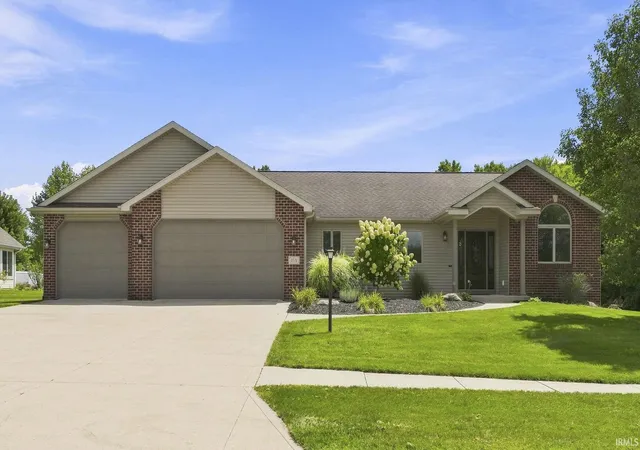 Photo 1 of Sale Pending at 158 N Glenwood Dr, Columbia City, IN 46725 | MLS# 202635450 | Listing updated on 2026-08-30