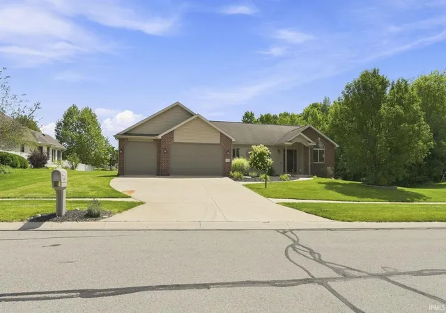 Photo 2 of Sale Pending at 158 N Glenwood Dr, Columbia City, IN 46725 | MLS# 202635450 | Listing updated on 2026-08-30