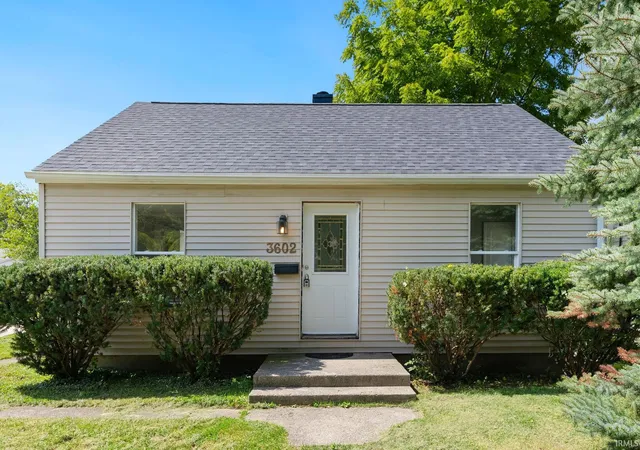 Manufactured home for sale at 3602 Plaza Dr, Fort Wayne, IN 46806 | MLS# 202635451