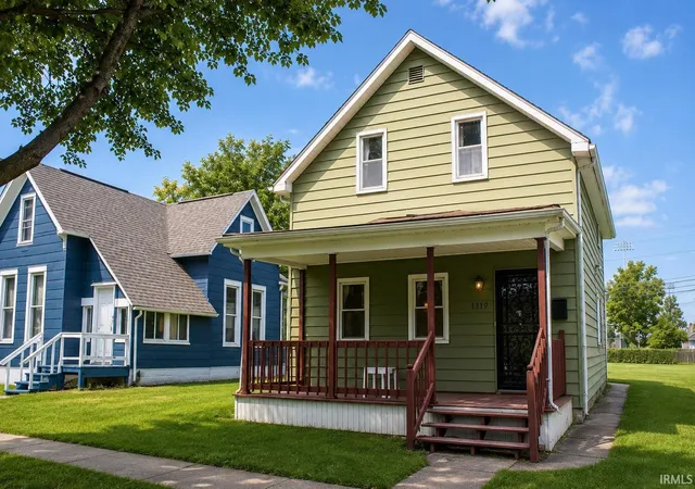 Manufactured home for sale at 1319 Summit St, Fort Wayne, IN 46803 | MLS# 202635457