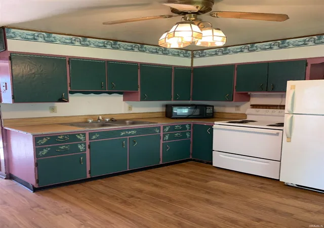 Photo 2 of Manufactured home for sale at 208 N Biltmore Ave, Muncie, IN 47303 | MLS# 202635459 | Listing updated on 2026-08-29