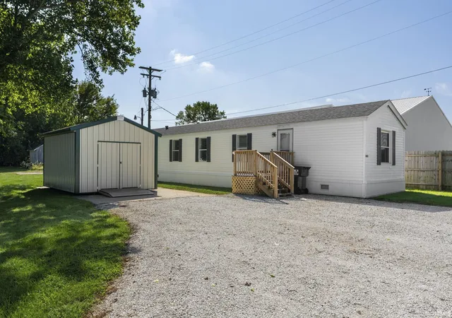 Manufactured home for sale at 6433 E South St, Darlington, IN 47933 | MLS# 202635467
