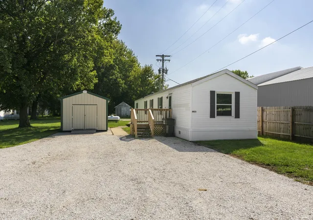 Photo 2 of Manufactured home for sale at 6433 E South St, Darlington, IN 47933 | MLS# 202635467 | Listing updated on 2026-09-22