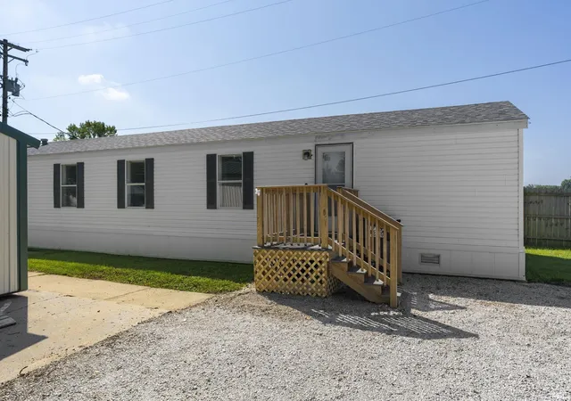 Photo 3 of Manufactured home for sale at 6433 E South St, Darlington, IN 47933 | MLS# 202635467 | Listing updated on 2026-09-22