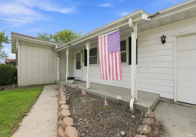 Photo 3 of Sale Pending at 121 Riverside Ct, Decatur, IN 46733 | MLS# 202635488 | Listing updated on 2026-09-16