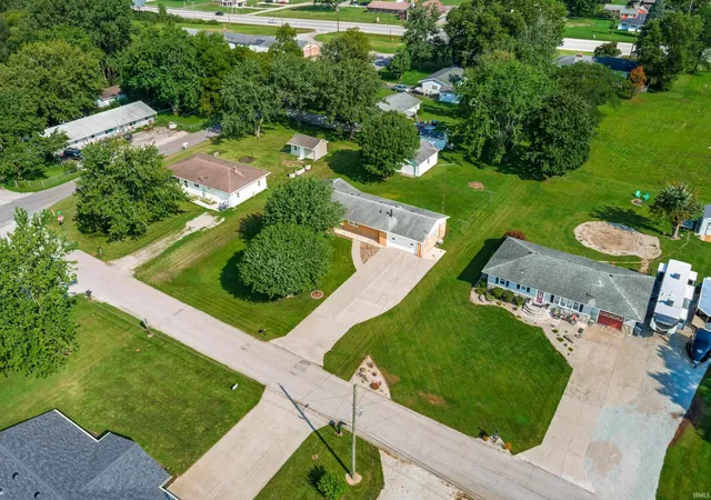 Photo 3 of Manufactured home for sale at 6506 E Piccadilly Rd, Muncie, IN 47303 | MLS# 202635491 | Listing updated on 2026-08-28