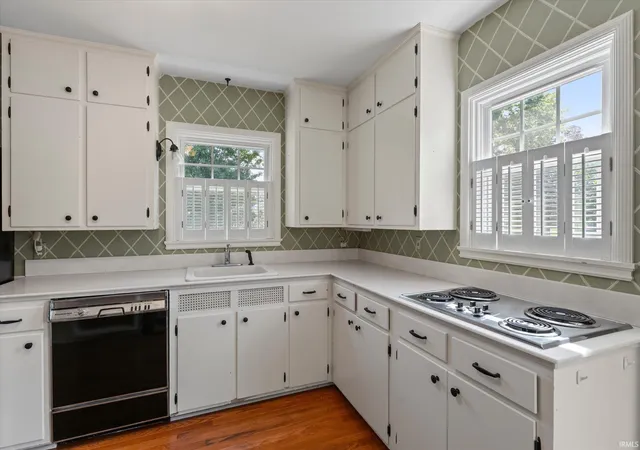 Photo 2 of Sale Pending at 717 Northwood Dr, South Bend, IN 46617 | MLS# 202635500 | Listing updated on 2026-09-09
