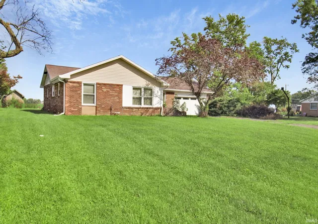 Photo 2 of Sale Pending at 3804 Carmelita Blvd, Kokomo, IN 46901 | MLS# 202635501 | Listing updated on 2026-09-04
