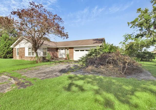 Photo 3 of Sale Pending at 3804 Carmelita Blvd, Kokomo, IN 46901 | MLS# 202635501 | Listing updated on 2026-09-04