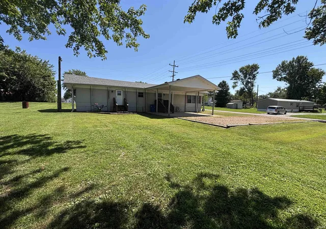 Photo 2 of Sale Pending at 320 S Levy St, Jasonville, IN 47438 | MLS# 202635506 | Listing updated on 2026-08-30