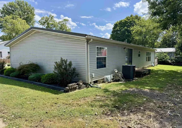 Photo 3 of Manufactured home for sale at 101 S Race St, Princeton, IN 47670 | MLS# 202635512 | Listing updated on 2026-09-24