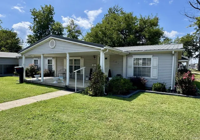 Photo 4 of Manufactured home for sale at 101 S Race St, Princeton, IN 47670 | MLS# 202635512 | Listing updated on 2026-09-24