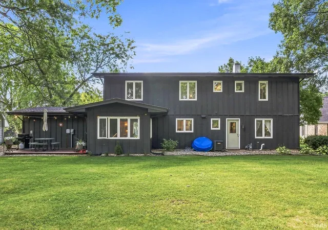 Photo 3 of Sale Pending at 1301 Norwich Ct, South Bend, IN 46614 | MLS# 202635518 | Listing updated on 2026-09-05