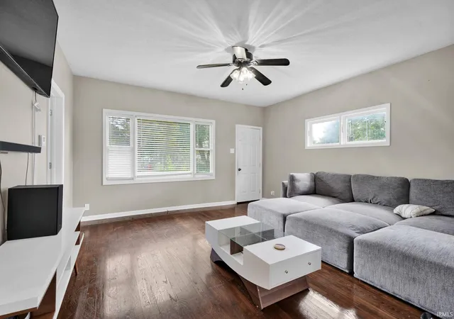 Photo 3 of Manufactured home for sale at 1332 Oak St, Bridgeport, IL 62417 | MLS# 202635528 | Listing updated on 2026-10-14