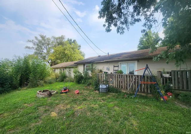 Photo 2 of Manufactured home for sale at 101 Norfolk Dr, Alexandria, IN 46001 | MLS# 202635532 | Listing updated on 2026-08-31