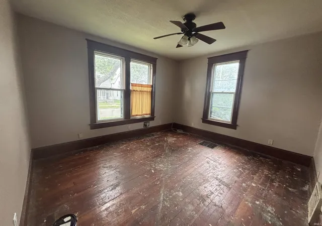 Photo 2 of Manufactured home for sale at 934 Home Ave, Fort Wayne, IN 46807 | MLS# 202635533 | Listing updated on 2026-08-28
