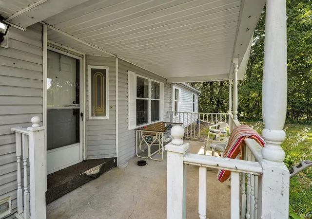 Photo 3 of Sale Pending at 9331 Wabash 17 Ave, Mount Carmel, IL 62863 | MLS# 202635539 | Listing updated on 2026-09-24