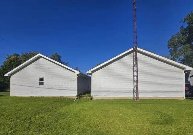 Photo 5 of Sale Pending at 3000 N Pauline Ave, Muncie, IN 47303 | MLS# 202635540 | Listing updated on 2026-08-31