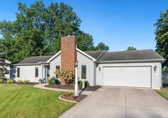 Photo 2 of Sale Pending at 8027 Pepperwood Ct, Fort Wayne, IN 46818 | MLS# 202635541 | Listing updated on 2026-09-01