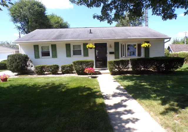 Photo 1 of Manufactured home for sale at 909 N Oxford Dr, Marion, IN 46952 | MLS# 202635546 | Listing updated on 2026-08-31