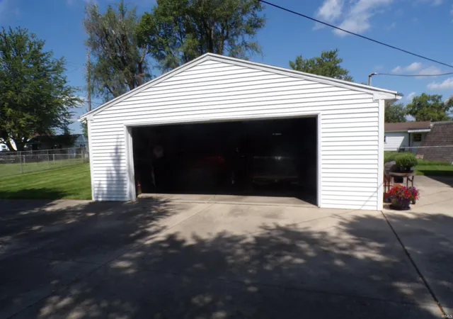 Photo 3 of Manufactured home for sale at 909 N Oxford Dr, Marion, IN 46952 | MLS# 202635546 | Listing updated on 2026-08-31