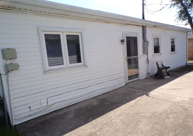 Photo 4 of Manufactured home for sale at 909 N Oxford Dr, Marion, IN 46952 | MLS# 202635546 | Listing updated on 2026-08-31