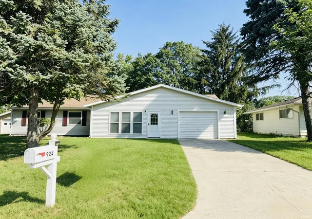 Photo 3 of Manufactured home for sale at 924 Princess Dr, West Lafayette, IN 47906 | MLS# 202635549 | Listing updated on 2026-09-04
