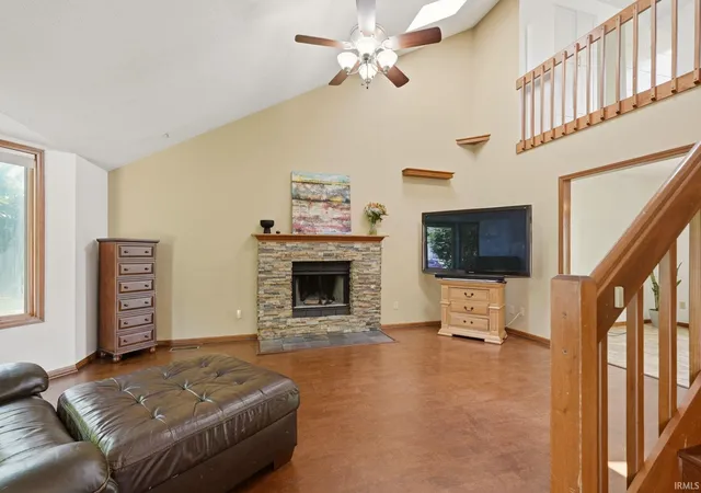 Photo 3 of Manufactured home for sale at 1010 Autumn Ridge Ln, Fort Wayne, IN 46804 | MLS# 202635555 | Listing updated on 2026-09-11