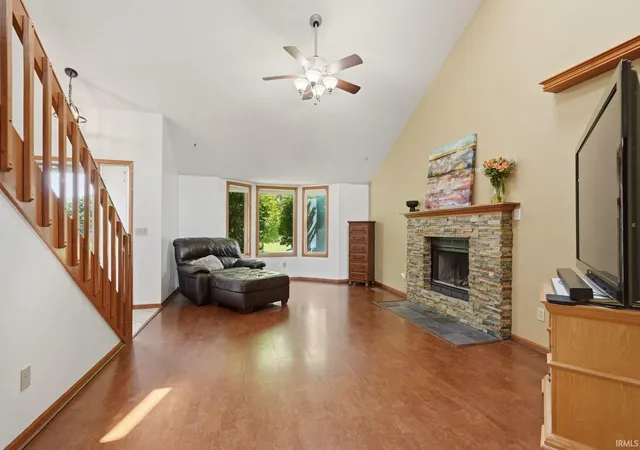 Photo 4 of Manufactured home for sale at 1010 Autumn Ridge Ln, Fort Wayne, IN 46804 | MLS# 202635555 | Listing updated on 2026-09-11