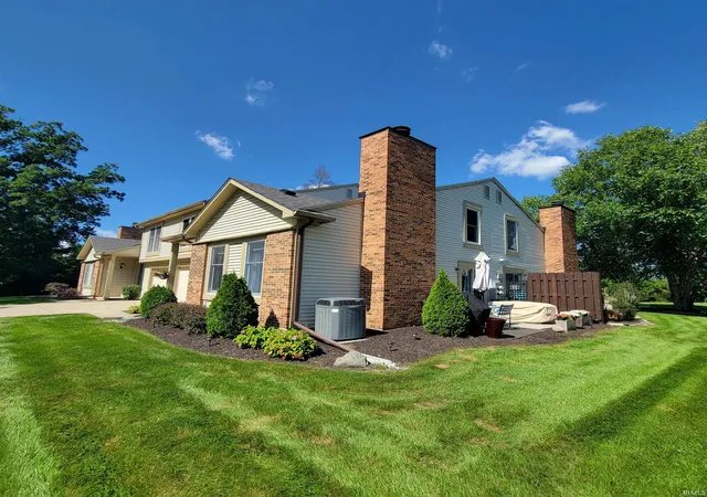 Photo 2 of Sale Pending at 5136 Pinebrook Dr, Fort Wayne, IN 46804 | MLS# 202635558 | Listing updated on 2026-10-05